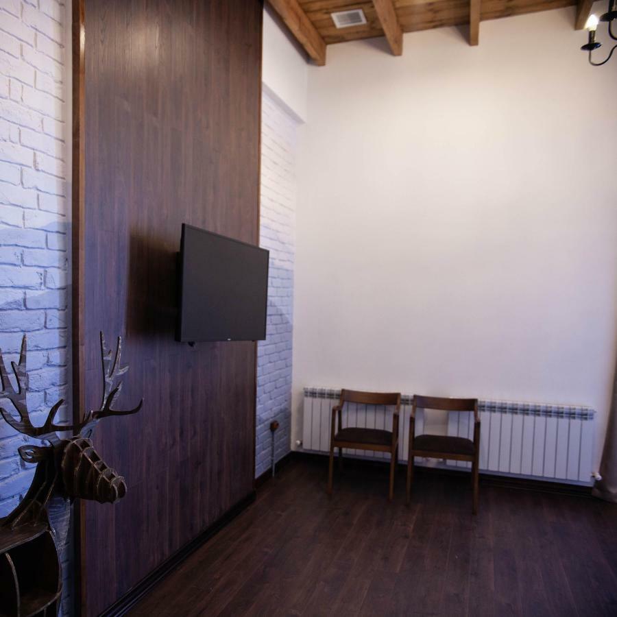 Alpen Park Hotell Sjymkent Exteriör bild