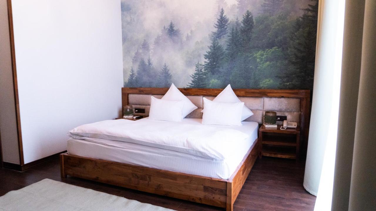 Alpen Park Hotell Sjymkent Exteriör bild